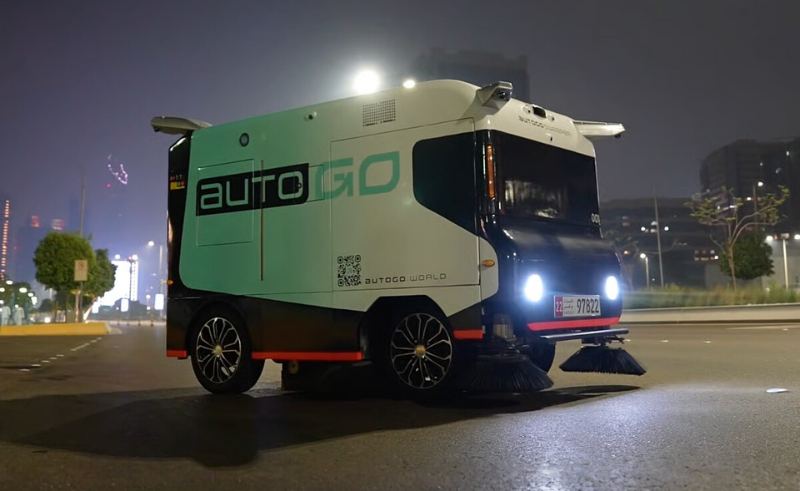 Driverless Sweepers Deployed on Abu Dhabi Corniche