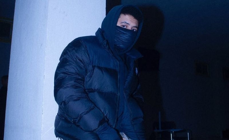 هادي معمر يطور أسلوبه في الإندي بوب مع أغنيته الجديدة "Mon Amour"