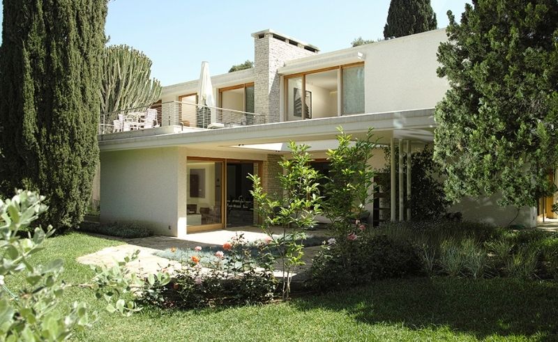 DHP Architecture Reawakens Karol Schayer’s 20th-Century Modernist Home