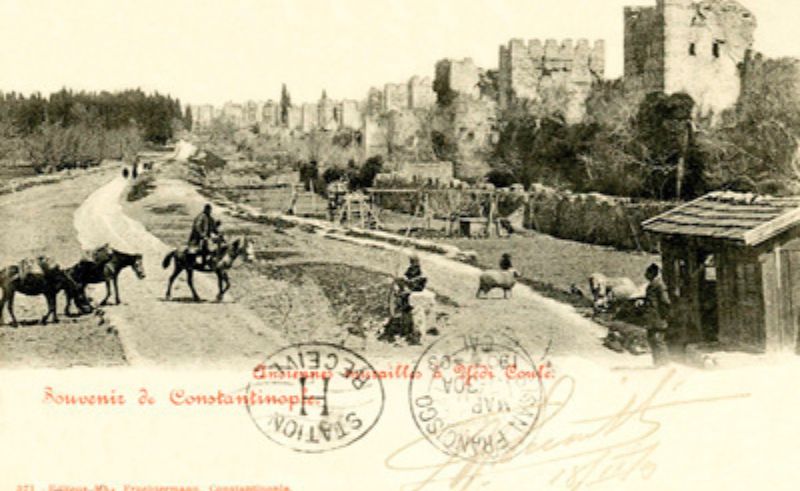 Vintage Postcards That Hold a Century of Middle Eastern Stories