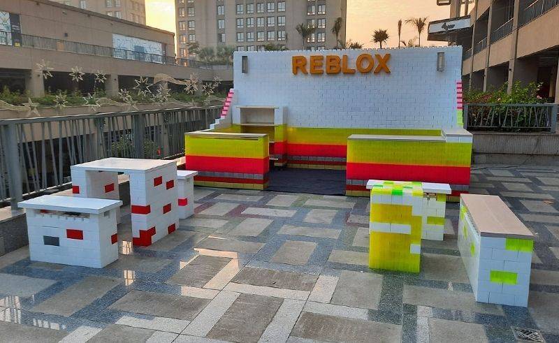 Reblox Crafts Spaces Designed to Come Apart Without Being Tossed Out