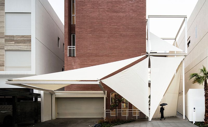 The Negotiation of Light & Privacy in Kuwait's 'Shade House'