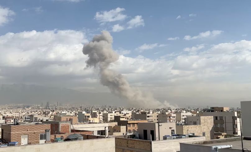 Gulf States Suspend Flights After Israeli Strikes on Iran