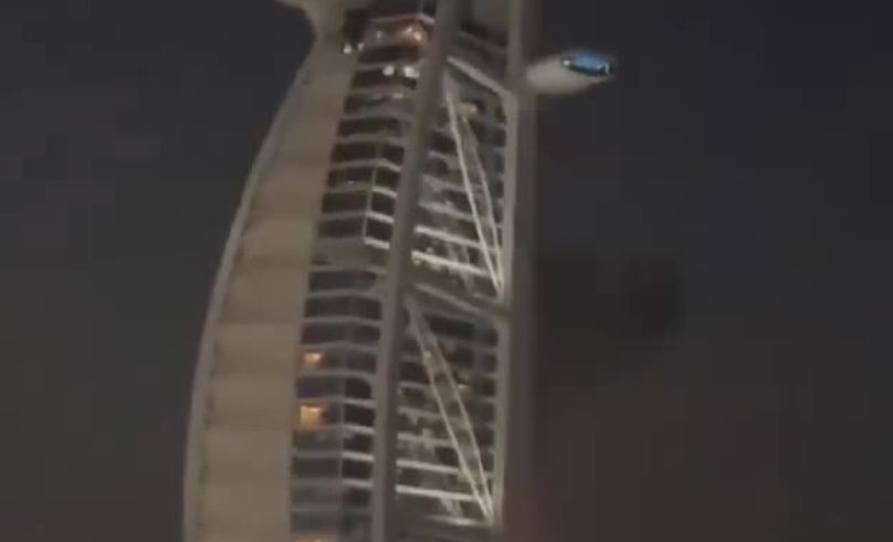 Media Office: ‘Minor Fire’ in Burj Al Arab Due to Intercepted Missile