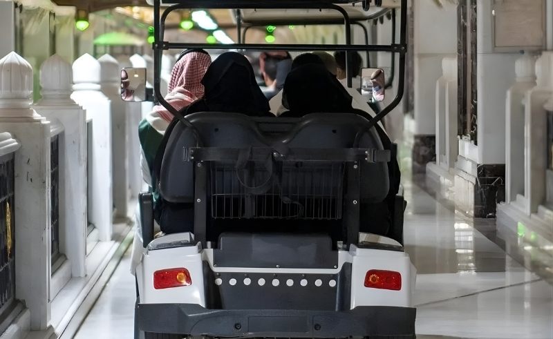 Grand Mosque Introduces Electric Carts for Elderly & Disabled Visitors