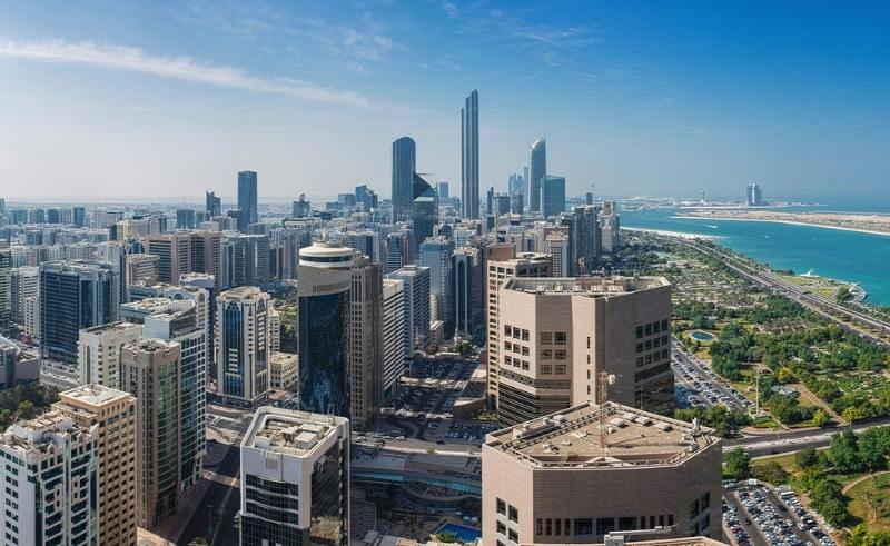 One Killed After Debris From Intercepted Missile Falls in Abu Dhabi