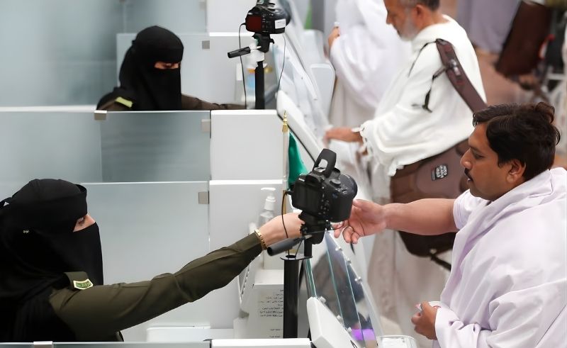 Saudi Passports Directorate Offers Hotline for Expired Visas
