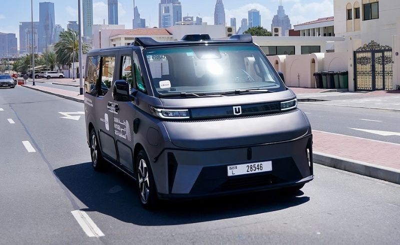 Autonomous Taxi Service Begins Operations in Dubai