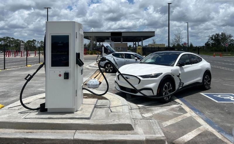 Sharjah Executive Council Sets Rules for Electric Vehicle Charging