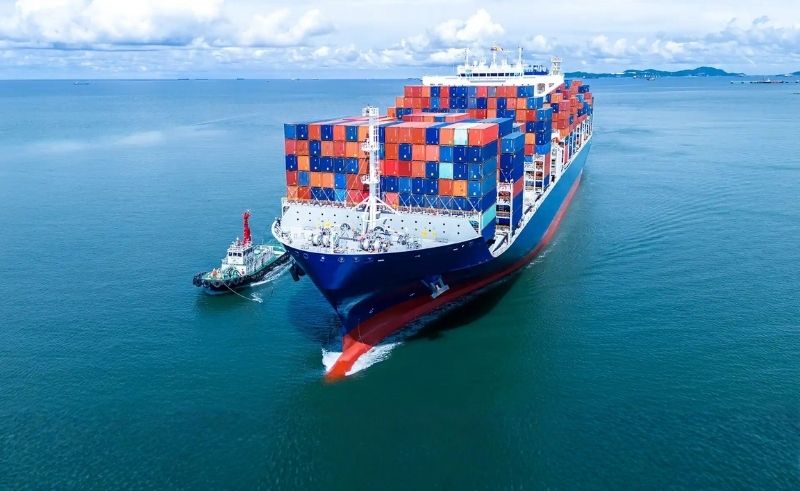 Temporary Land Corridor Reroutes Dubai Cargo via Oman