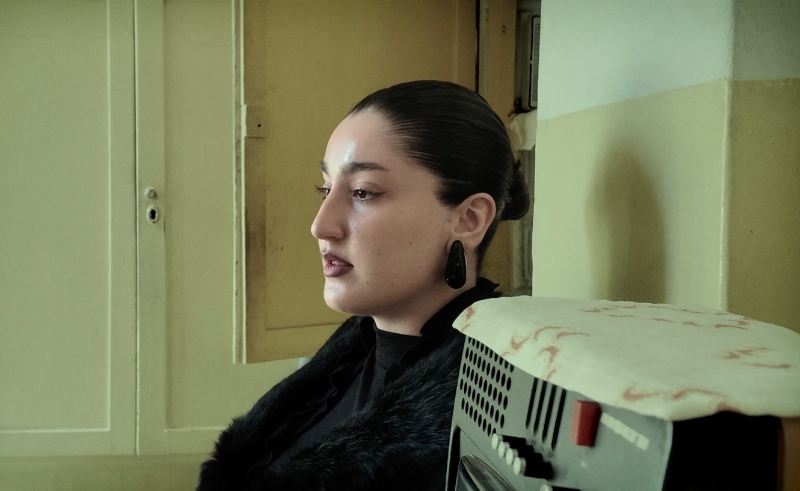Ilaria Finds Her Footing on Reflective Neo-Soul Single ‘SAMA’ 