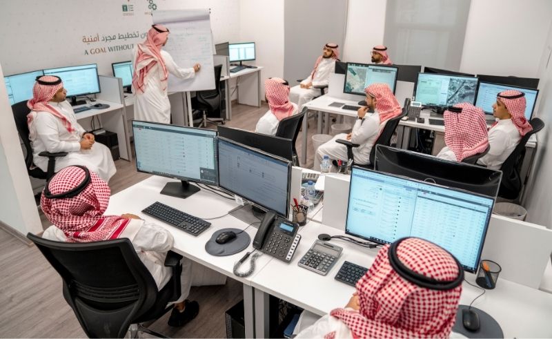 Saudi Workers Limited to Seven Jobs Within One Year
