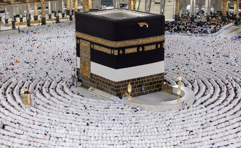 Sun Aligns Above Kaaba in Makkah on Arafat Day in Rare 33-Year Event