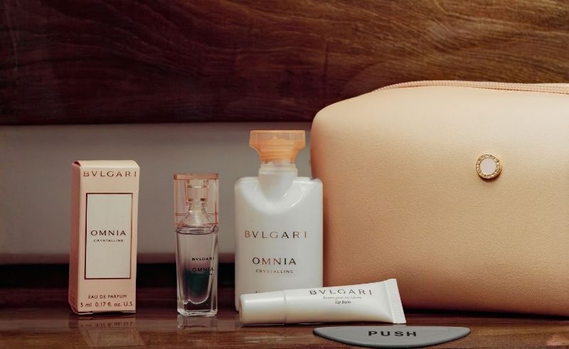 Emirates Introduces New Bulgari Amenity Kits Across First & Business Class
