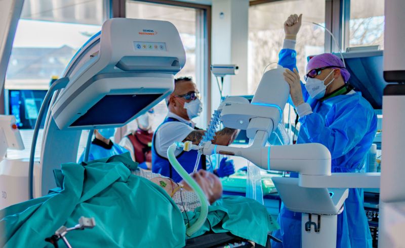 Robot-Assisted Lung Cancer Detection Platform Launches in Abu Dhabi