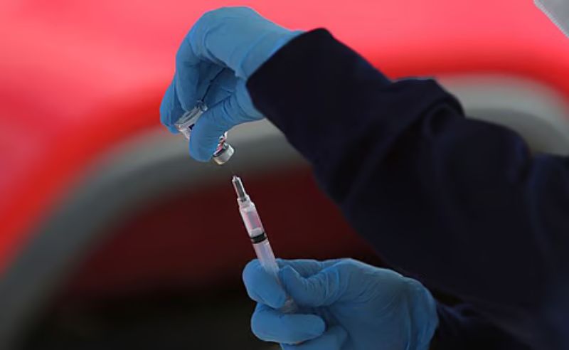 Students & Hajj Travellers Added to UAE Flu Vaccine Priority List