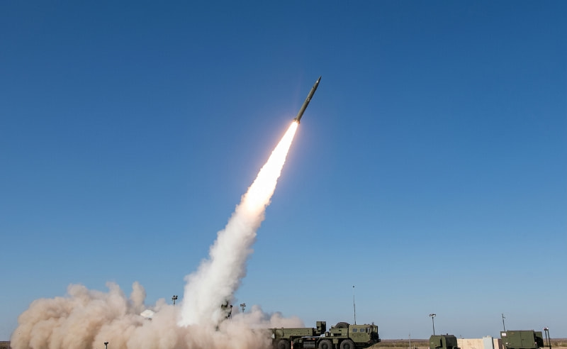 Four Injured After Intercepted Missiles Scatter Debris Over Riyadh