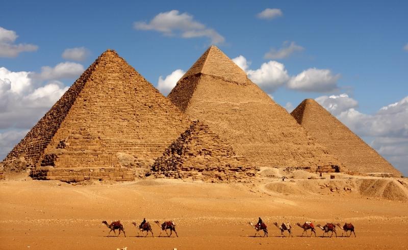 Cosmic Rays May Unveil the Hidden Chambers of the Khufu Pyramid