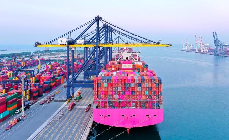 Kuwaiti Firm Invests USD 60 Million to Construct Two Suez Canal Ports