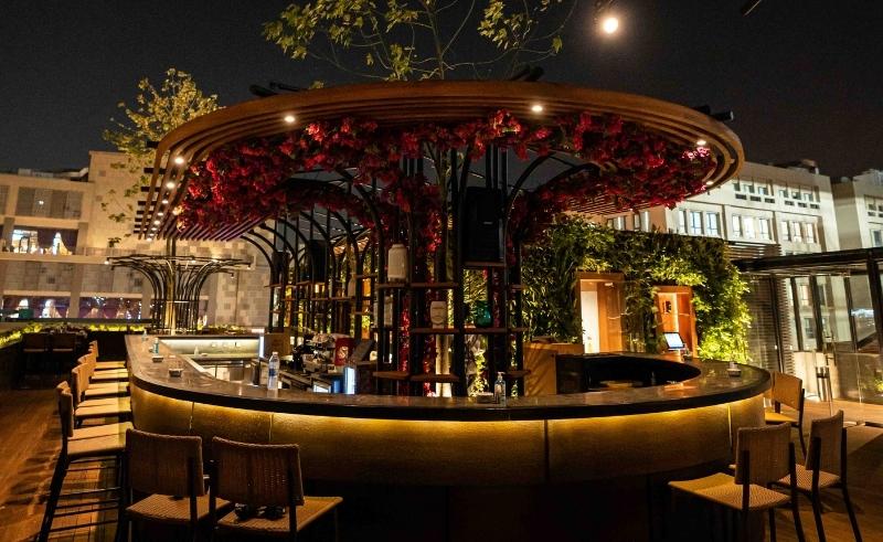 Crimson Bar & Grill is Now in Arkan Plaza 