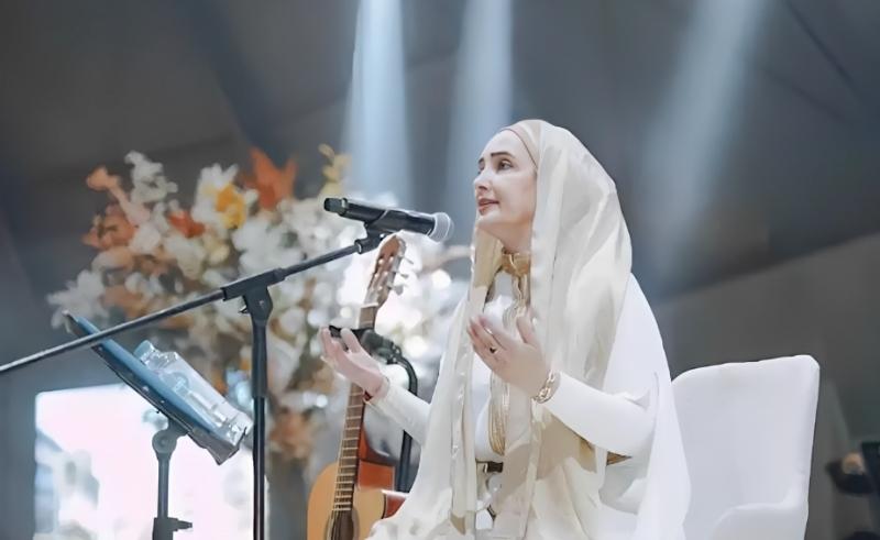 Aida El Ayoubi Makes Acting Debut in Star-Studded Film 'Five Tours'