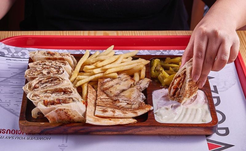Salt Bae Season Your Shawerma at New Cairo's Kazdora