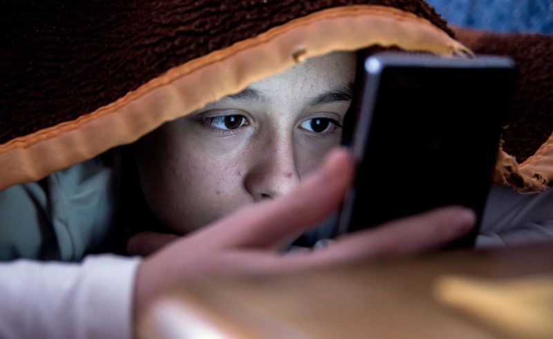 New Study Shows Egyptians Just Can't Stop Doom Scrolling