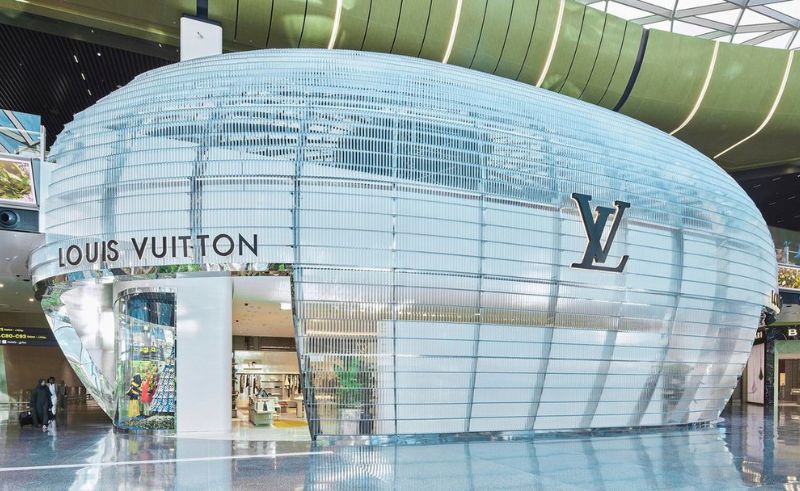 Louis Vuitton Opens First Airport Lounge in Qatar