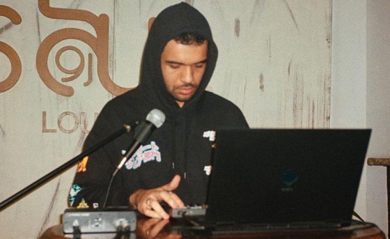 Ouella's Album 'Yak Labas' is an Ode to Moroccan Heritage