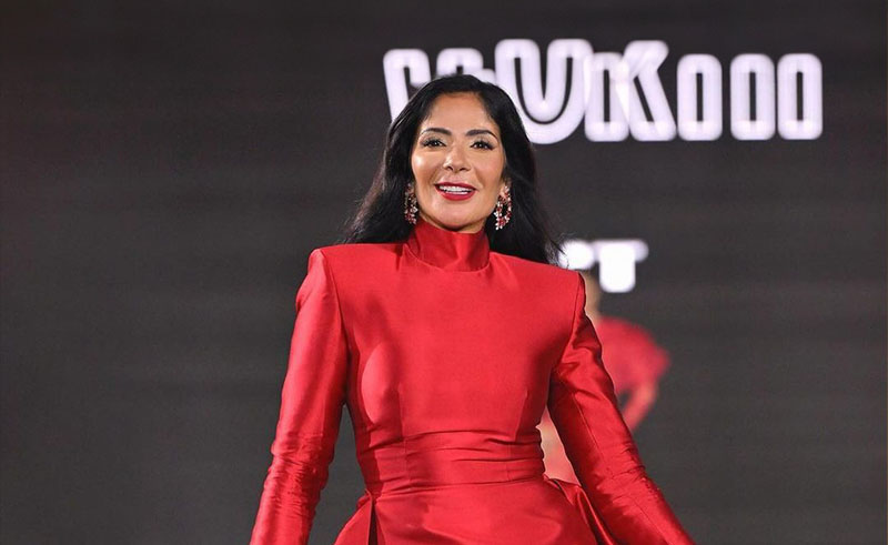 Actress Mona Zaki Walks L'Oréal Paris Défilé Catwalk