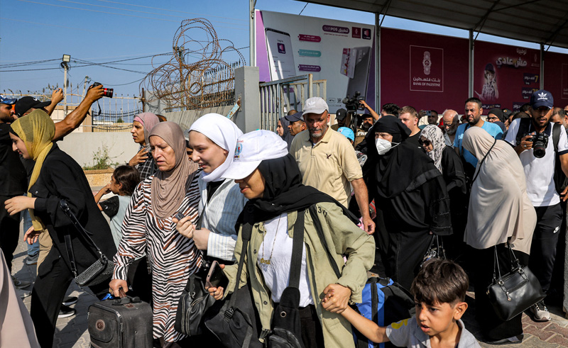 Dual Citizens Exit Gaza via Rafah; Egyptian Ambulances Enter Gaza