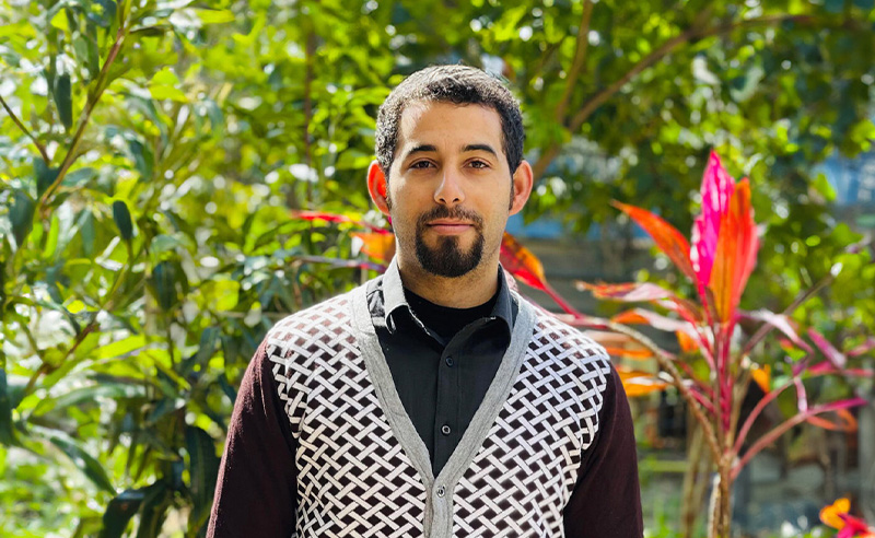 Painting a Pain-Splattered Portrait of Palestinian Poet Mosab Abu Toha