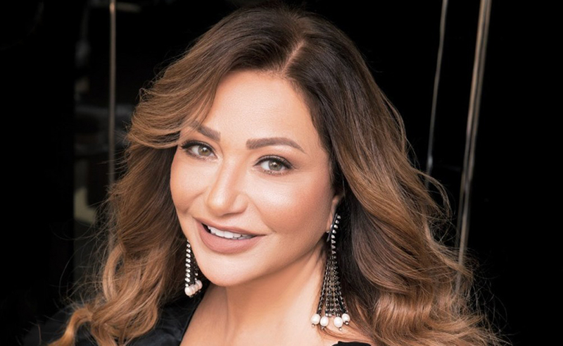 Laila Eloui Stars in New Play 'The Red Box' in Riyadh