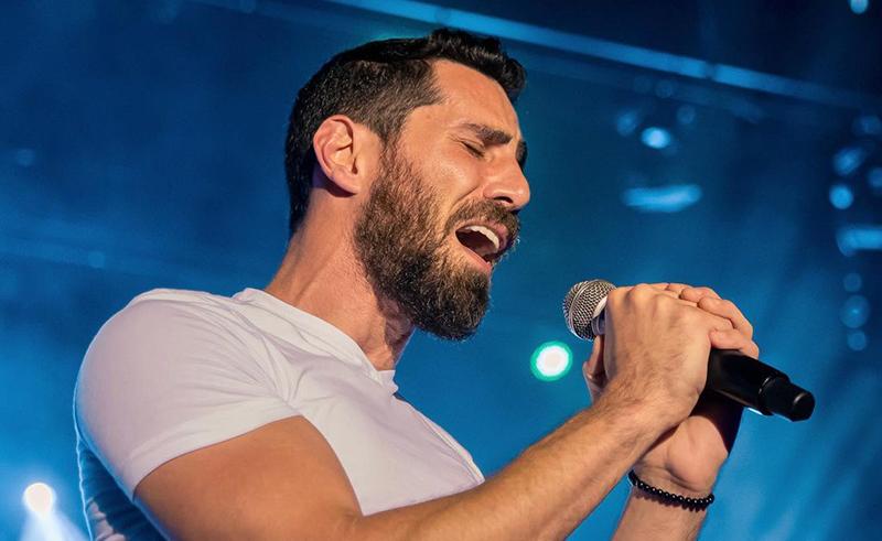 Jordanian Star Aziz Maraka Gives Out Tickets for Concert in Egypt