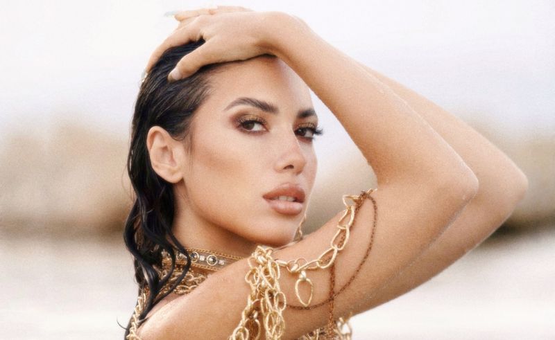 Egyptian Actress Malak Badawi Releases New Single ‘Mesh Gaya’ 