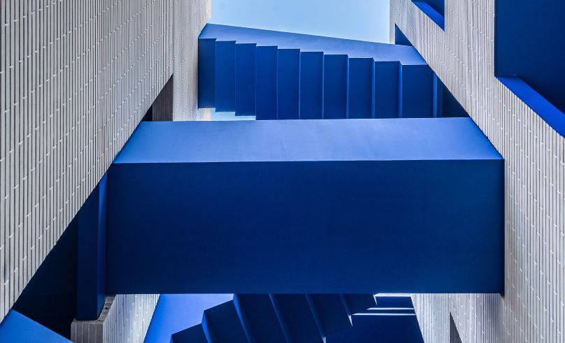 Paakat Residence in Isfahan Unfolds a Blue Playground of Patios