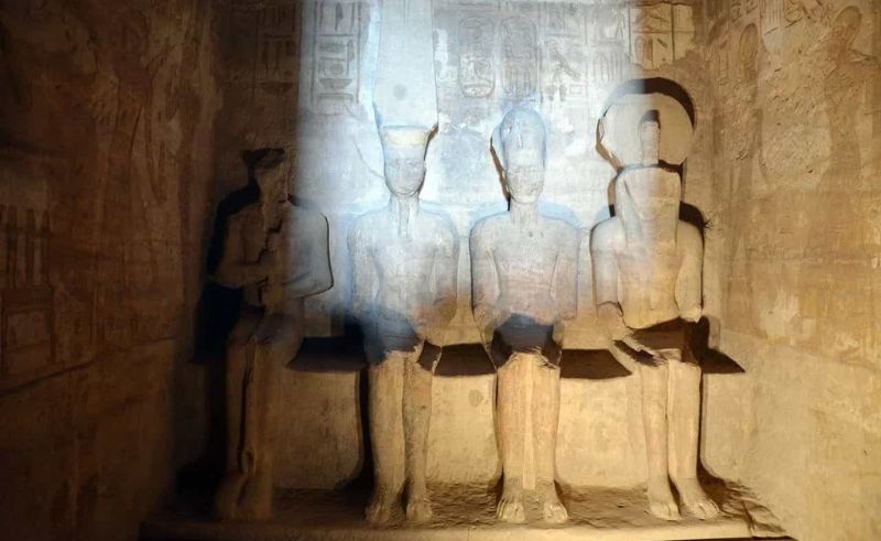 Two Thousand Tourists Attend Solar Spectacle at Abu Simbel Temple