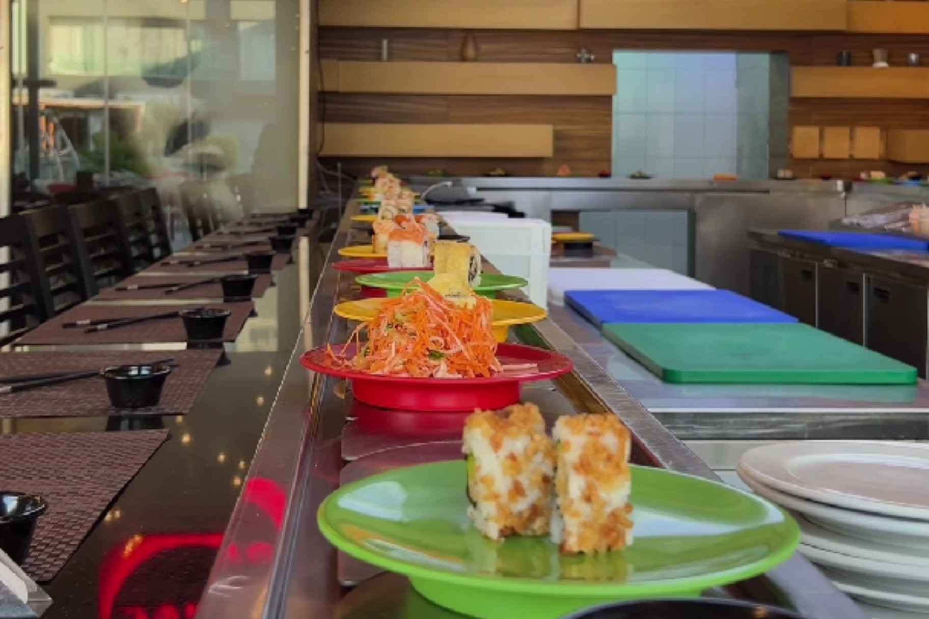 This New Cairo Restaurant Has an Endless Sushi Train