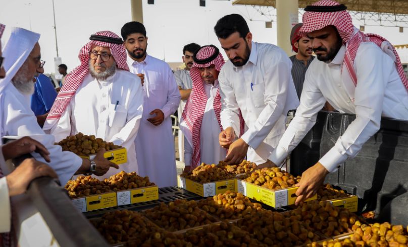 Saudi Arabia to Send 700 Tonnes of Dates to 102 Countries for Ramadan