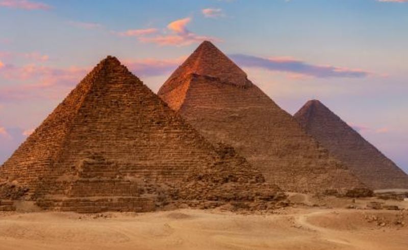 Giza Pyramids Launches Trial Run of New Visitor Services Project