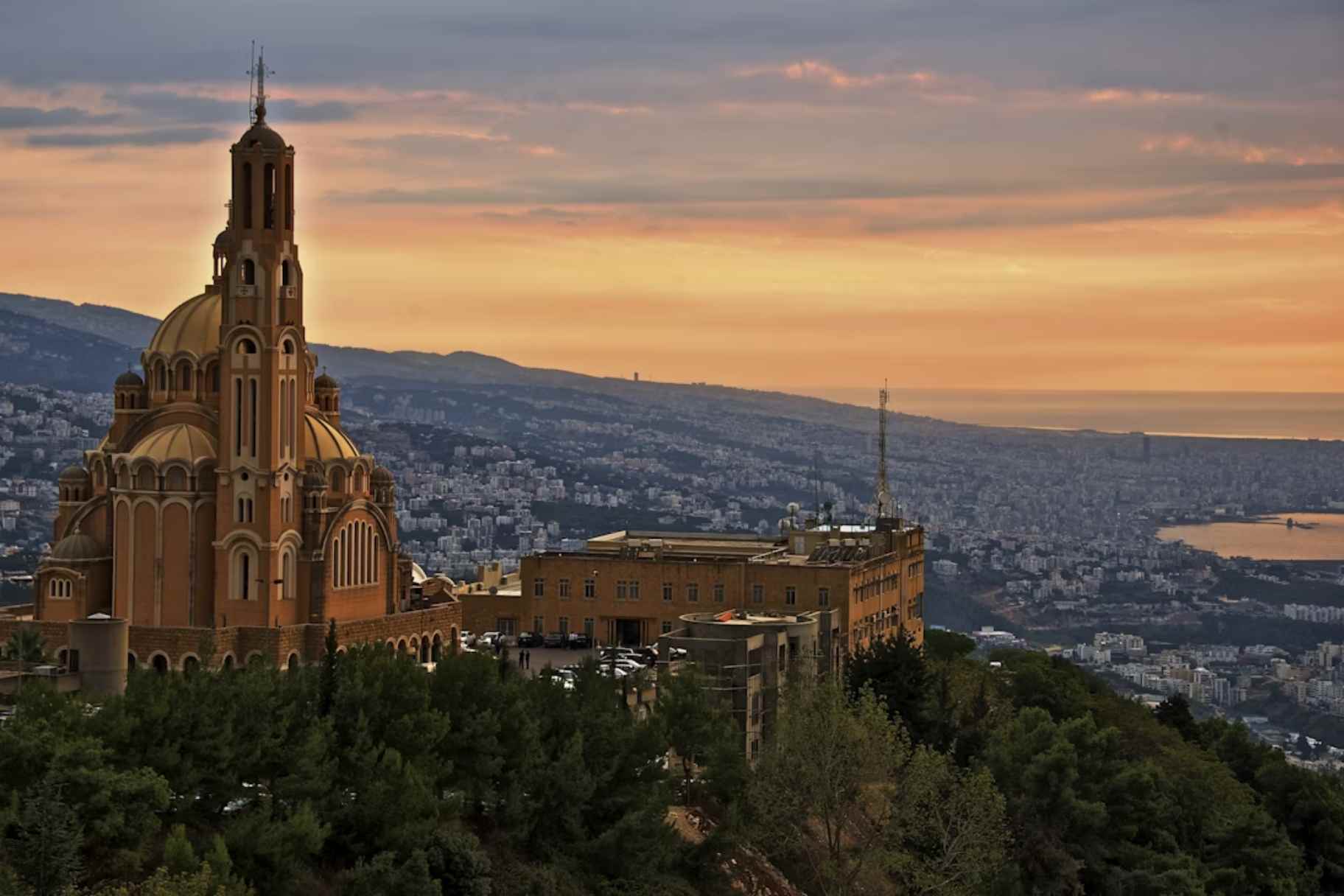 UAE Lifts Three-Year Travel Ban to Lebanon