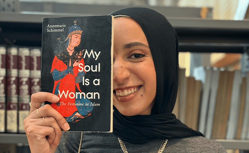 How BookToker Nour Shaban Flipped the Page From Reviews to Book Fairs