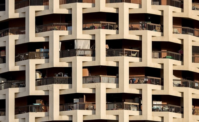 Facade to Facade: Hussain AlMoosawi’s Archive of UAE’s Urban Identity